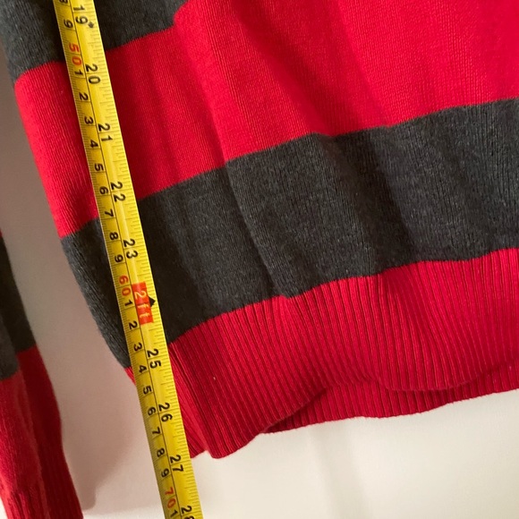 Express Gray and Red Sweater size M - Picture 5 of 10